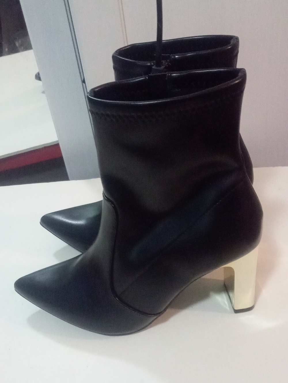 A New Day Black Ankle Boots Sz 8 NWT $45 Contrasting Gold Heel Sienna